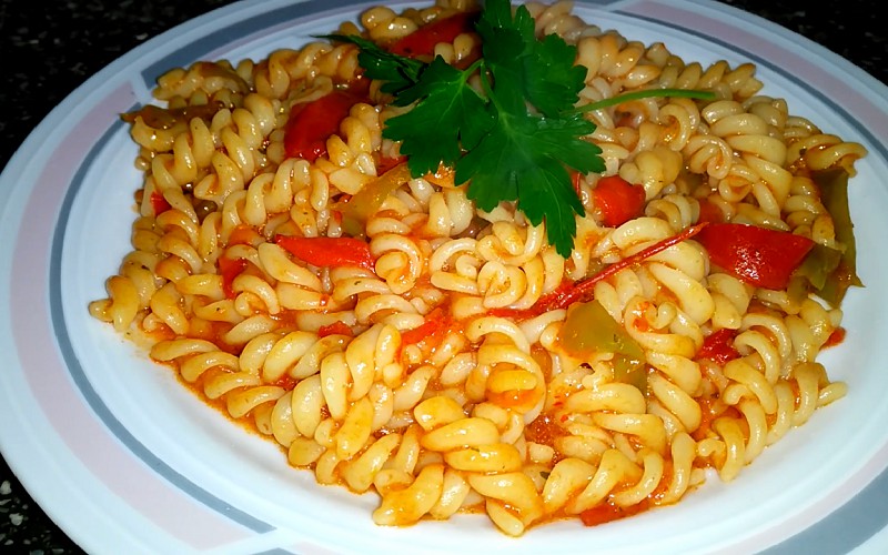 Soslu Makarna Tarifi