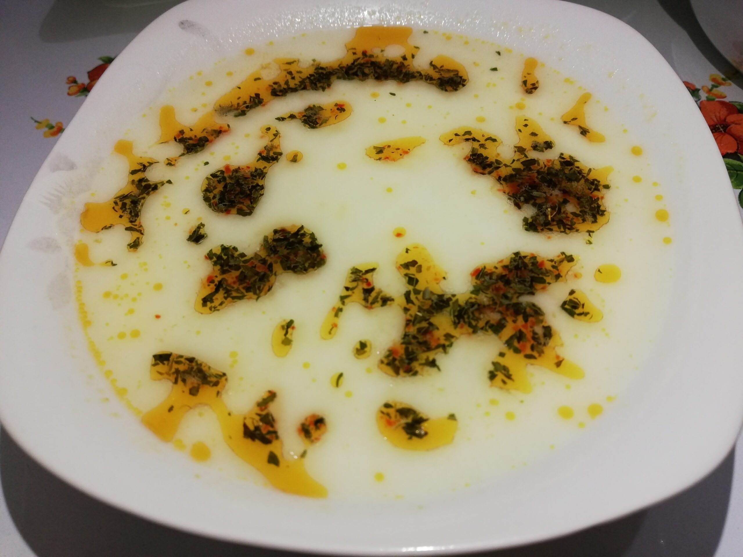 Tel Şehriyeli Yoğurt Çorbası
