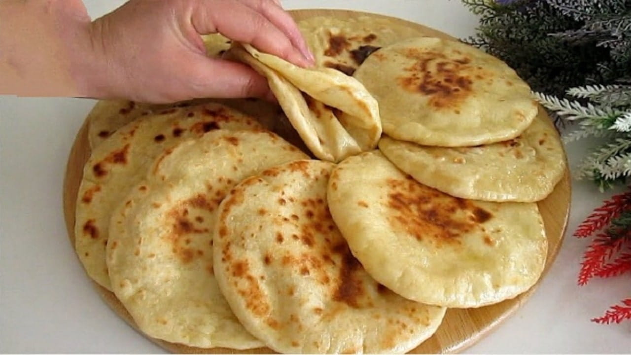 10 Dakikada Yumuşacık Bazlama Tarifi