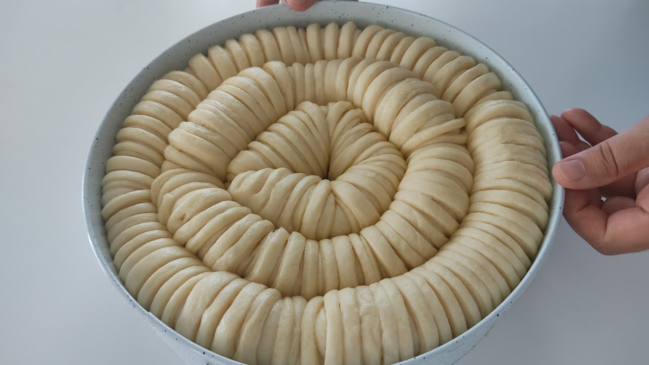 Yumuşacık Kat Kat Rulo Poğaça Tarifi